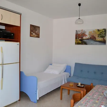Spacious 1 Bedroom 2 Km To Pessada Appartement *