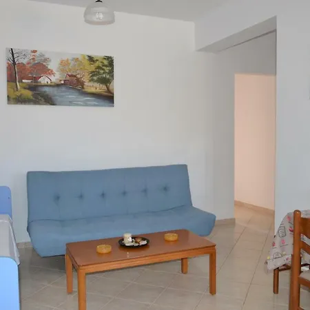 Appartement Spacious 1 Bedroom 2 Km To Pessada *