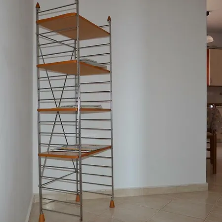 Spacious 1 Bedroom 2 Km To Pessada Daire *
