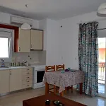 Spacious 1 Bedroom 2 Km To Pessada Apartment