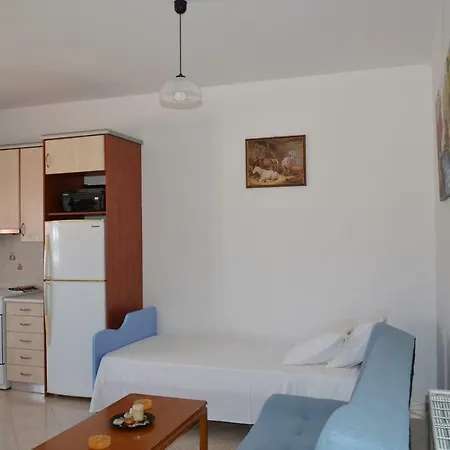 Spacious 1 Bedroom 2 Km To Pessada Dhorizata